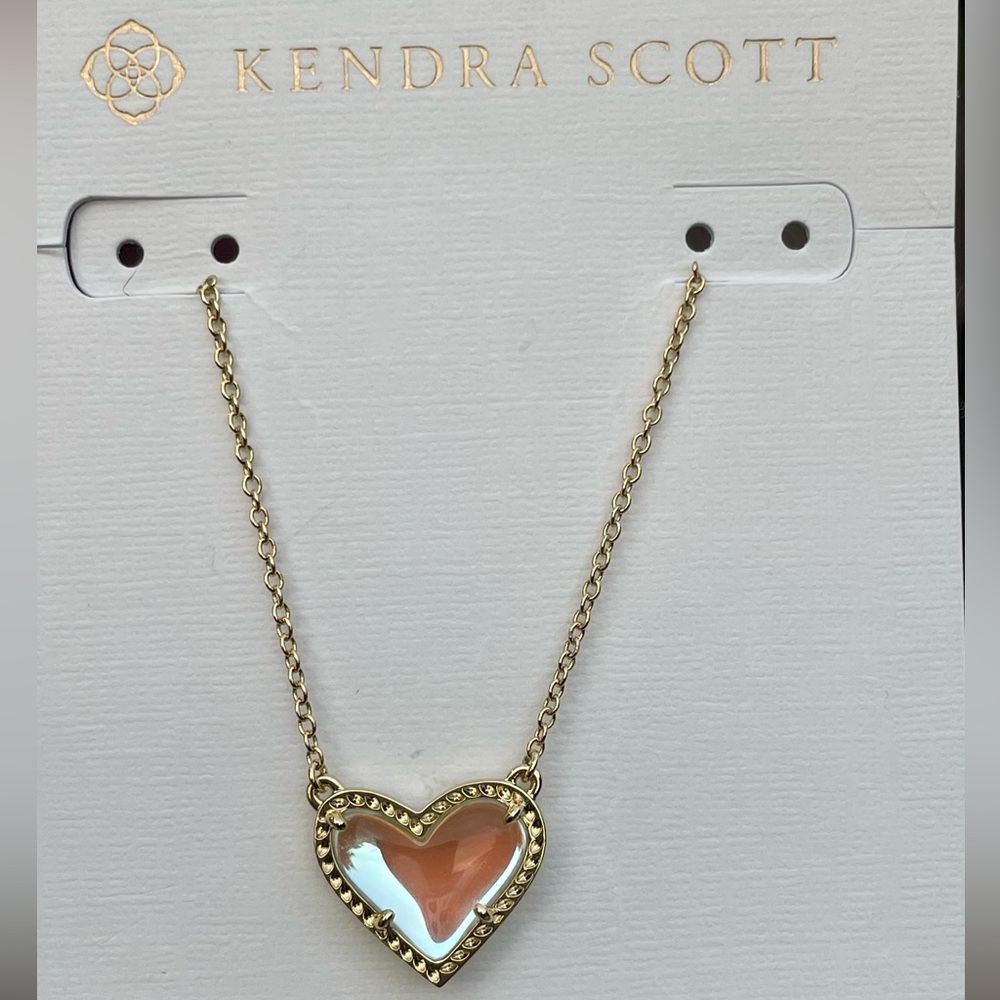 NWT- Kendra Scott Ari Heart Gold Pendant Necklace in Dichroic Glass